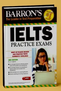 Barron's IELTS Practice Exams 